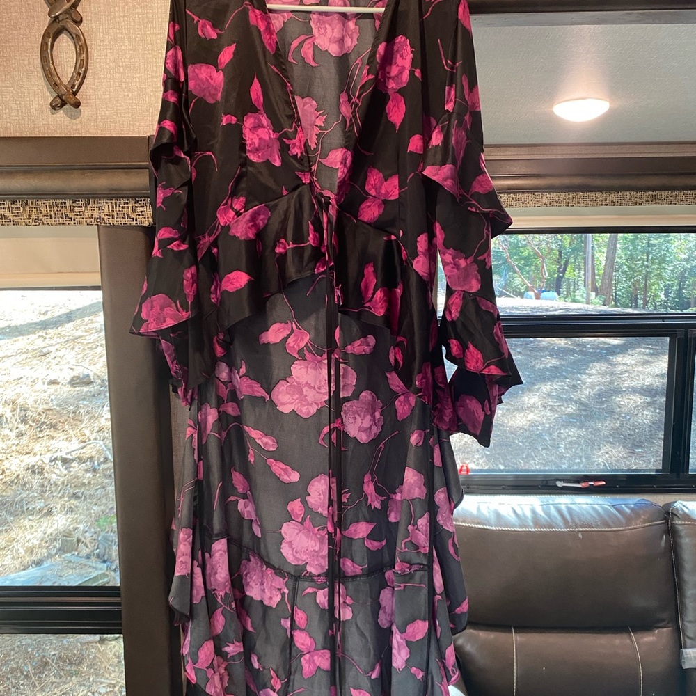 Size 8 black and pick